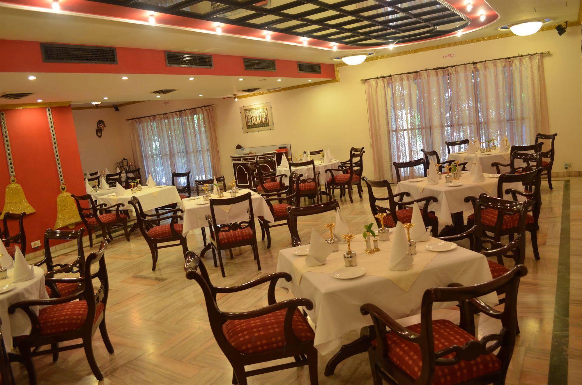 Shri Radha Brij Vasundhara Resort & Spa Govardhan Extérieur photo